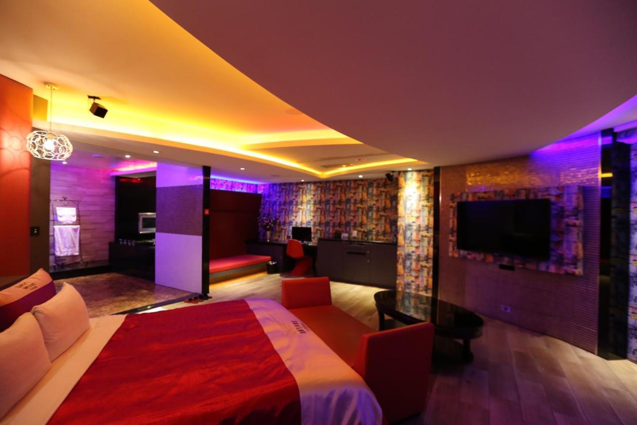 Yosemite Motel - Taiyuan Branch Taichung Exterior foto